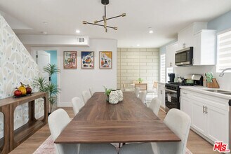 1341 Mariposa Ave in Los Angeles, CA - Building Photo - Building Photo