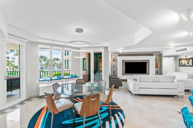 140 SE 5th Ave in Boca Raton, FL - Building Photo - Building Photo