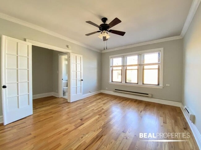 property at 4737 N Hermitage Ave