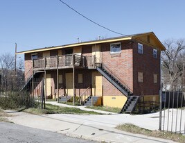 389 SW Glenn St in Atlanta, GA - Building Photo