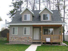 11 Mill Ave in Whitefish, MT - Building Photo