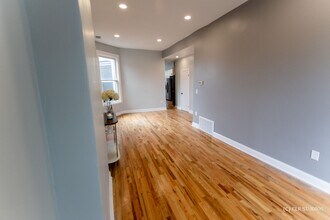 2343 W Grenshaw St in Chicago, IL - Building Photo - Building Photo