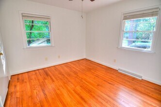 214 Simpson St in Carrboro, NC - Building Photo - Building Photo