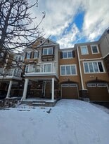 601 Foxlight Cir in Ottawa, ON - Building Photo