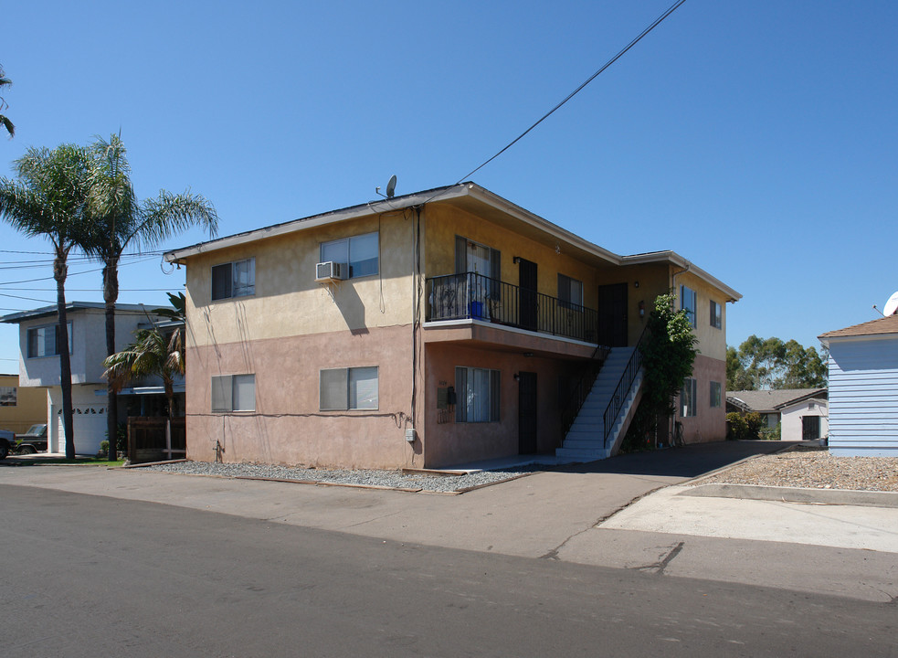 5024 Comanche Dr in La Mesa, CA - Building Photo