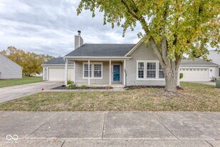 8520 Lincoln Ct in Fishers, IN - Building Photo