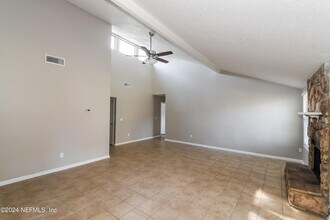 4385 Queensway Dr in Jacksonville, FL - Building Photo - Building Photo