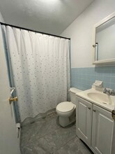 565 Keller Ave, Unit 2nd Floor in Elmont, NY - Foto de edificio - Building Photo