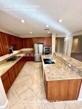 2124 Pistachio Way in Roseville, CA - Building Photo - Building Photo