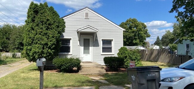 property at 813 E Douglas St