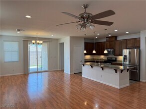 946 Monte Etna Ave in Henderson, NV - Building Photo - Building Photo