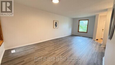 109 Sweetland Ave in Ottawa, ON - Building Photo - Building Photo