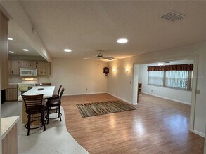 8420 SW 92 St in Ocala, FL - Foto de edificio - Building Photo