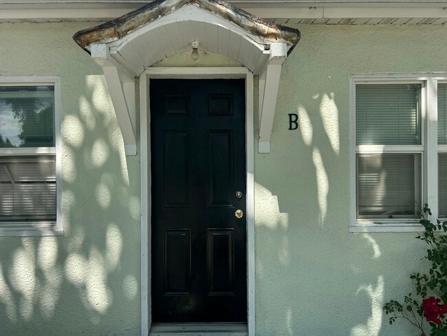 property at 418 W 13th St