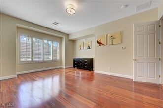 229 Muldowney Ln in Las Vegas, NV - Building Photo - Building Photo