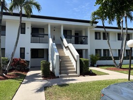 2840 Casa Way in Delray Beach, FL - Building Photo