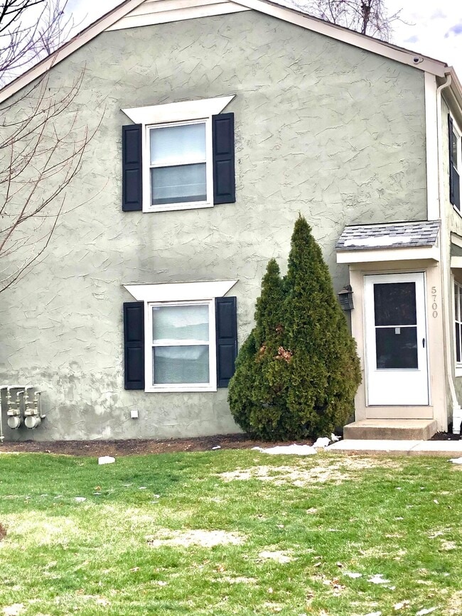 5700 Crossing Ct in Columbus, OH - Building Photo - Building Photo