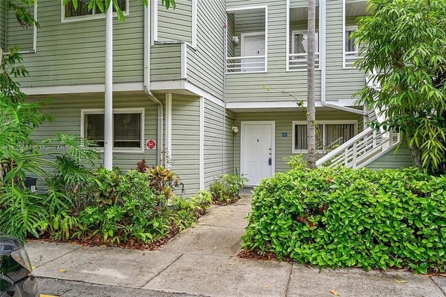 3453 NW 44th St, Unit 107 in Lauderdale Lakes, FL - Building Photo - Building Photo