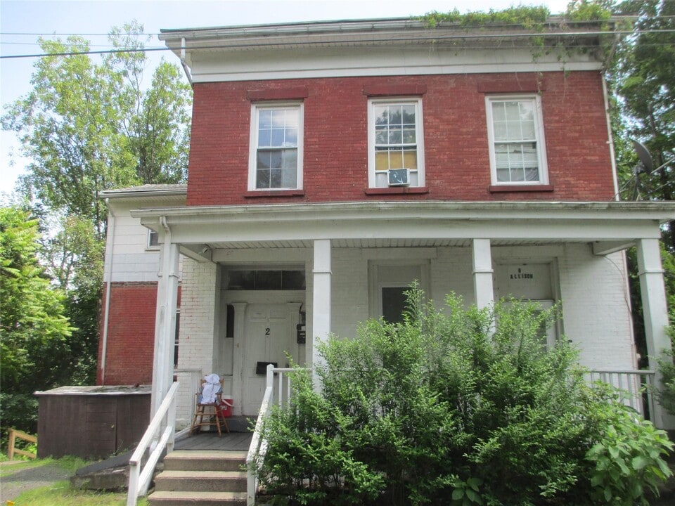 8 Allison Ave in Haverstraw, NY - Foto de edificio