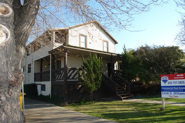 650 Main St in Rio Vista, CA - Foto de edificio - Building Photo