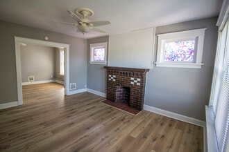 3650 Neosho St, Unit 2W in St. Louis, MO - Foto de edificio - Building Photo