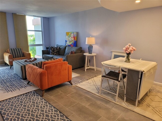 1750 E Las Olas Blvd in Fort Lauderdale, FL - Building Photo - Building Photo