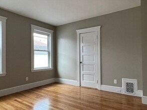 39 Rawson Rd in Quincy, MA - Building Photo - Building Photo