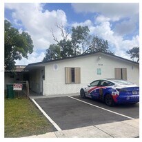 1538 NW 52nd Ave in Lauderhill, FL - Building Photo