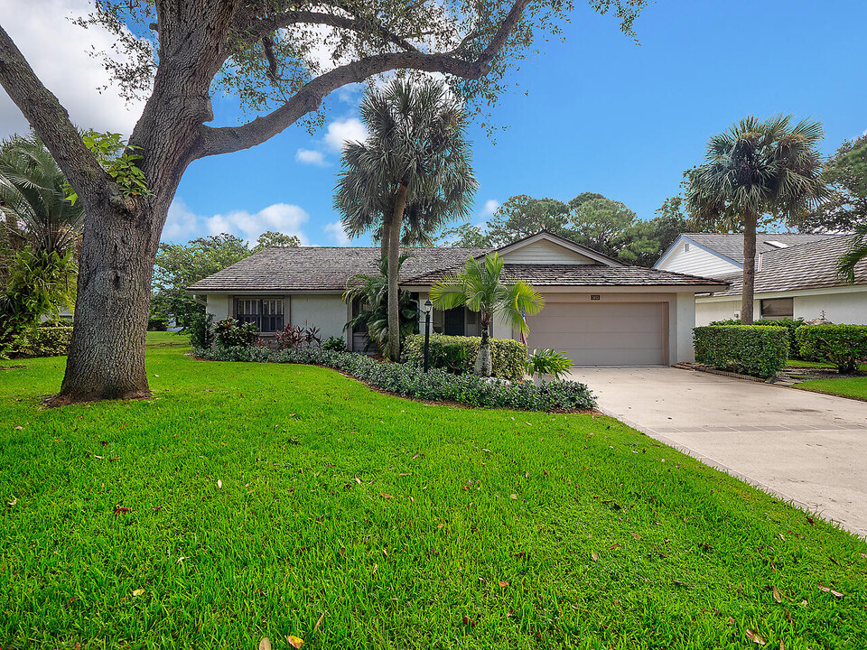 5815 Stonewood Ct in Jupiter, FL - Building Photo