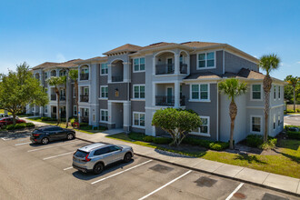 Parkway Place in Melbourne, FL - Building Photo - Building Photo