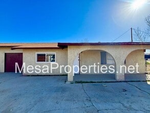 16142 Orange St in Hesperia, CA - Foto de edificio - Building Photo