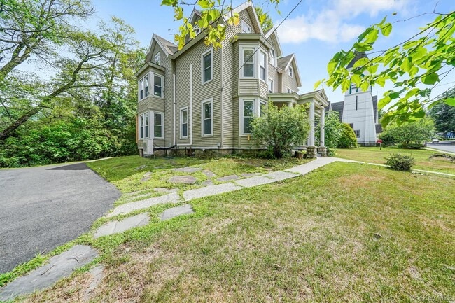 34 Market St in Ellenville, NY - Building Photo - Building Photo