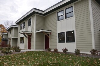 20 Lawrence St in Rensselaer, NY - Building Photo - Building Photo