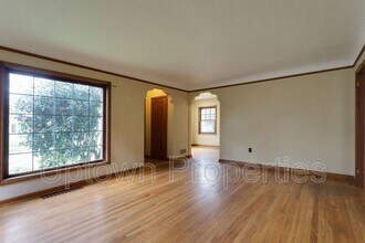 1644 N Willamette Blvd in Portland, OR - Building Photo - Building Photo