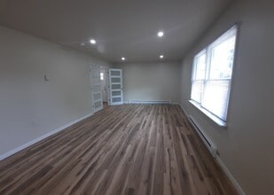 44 E Apple St in Ringtown, PA - Building Photo - Building Photo