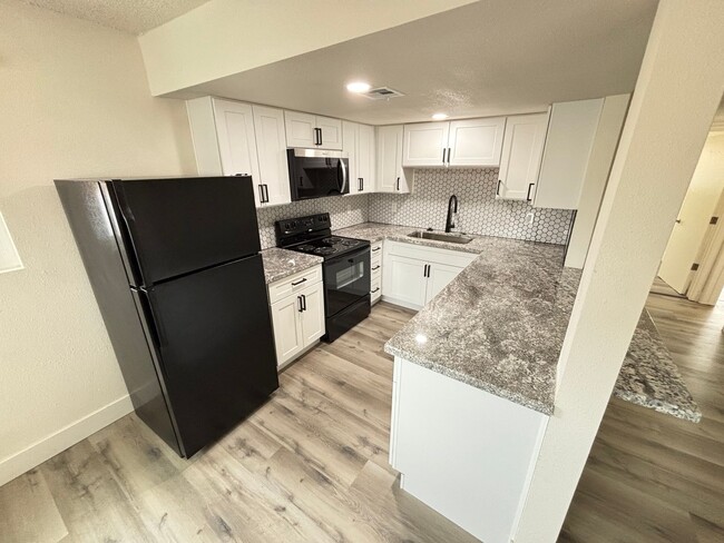 529 Kolson Cir in Las Vegas, NV - Building Photo - Building Photo