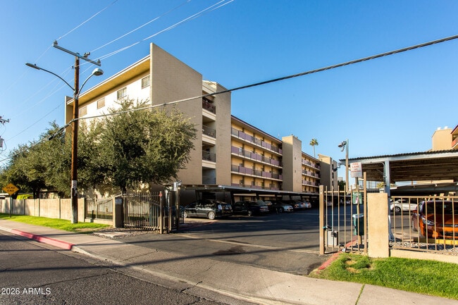 353 E Thomas Rd in Phoenix, AZ - Building Photo - Building Photo