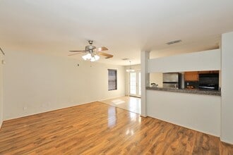 1932 Denmark Ln in Laredo, TX - Building Photo - Building Photo