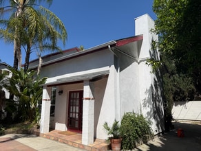 5408 Morella Ave in Valley Village, CA - Building Photo - Building Photo