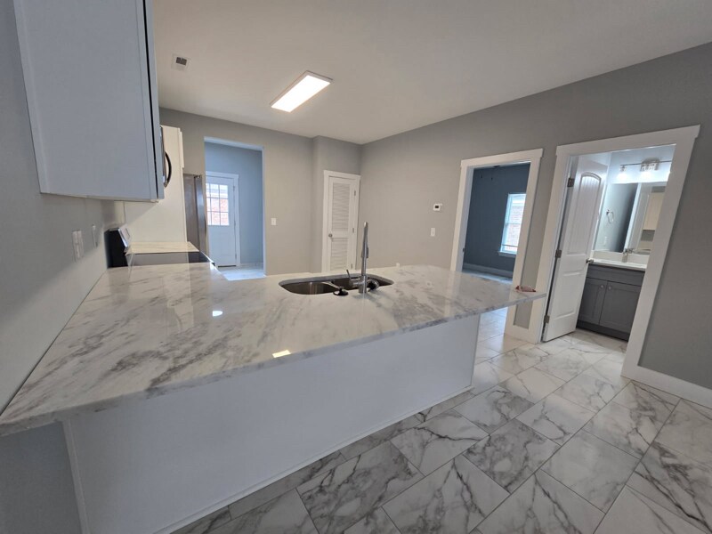 913 Cloud Springs Rd in Rossville, GA - Building Photo