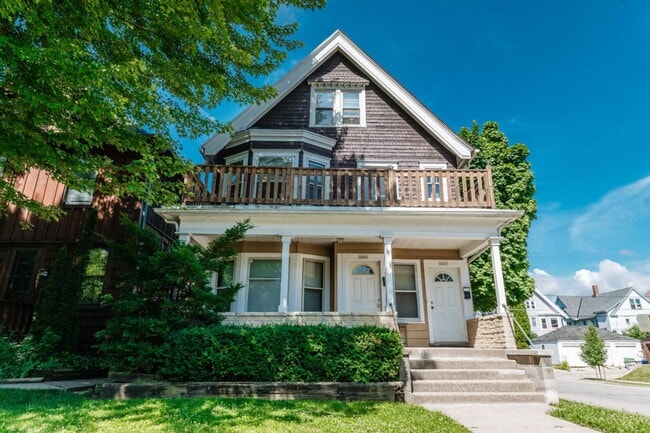 property at 2865 N Farwell Ave