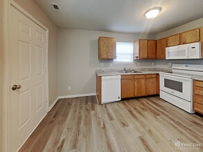 5851 Prairie Meadow Dr in Indianapolis, IN - Building Photo - Building Photo