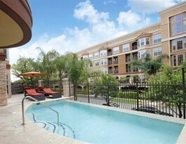 Residences at Gramercy in Houston, TX - Building Photo