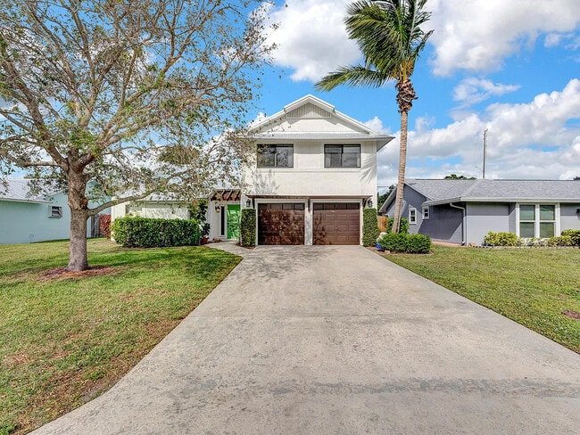 property at 1113 Rainwood Cir