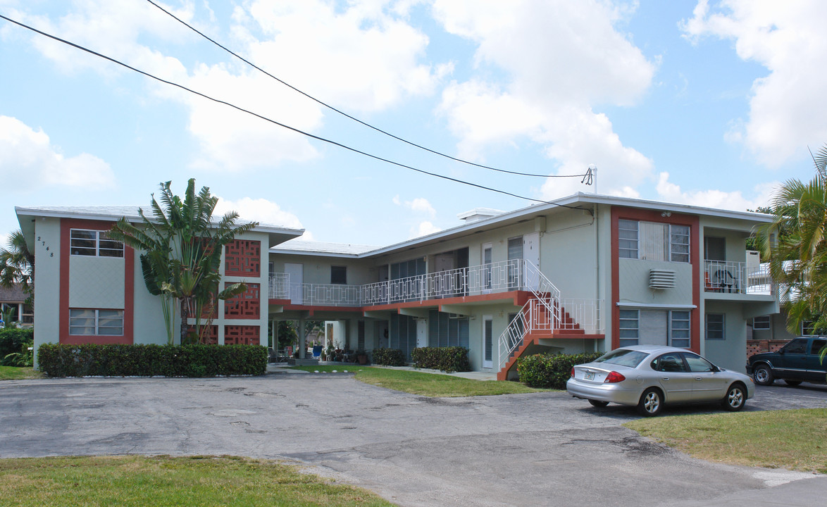 Cambridge Apartments in Fort Lauderdale, FL - Building Photo