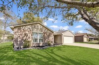 13160 Bluff View Dr in Willis, TX - Building Photo - Building Photo