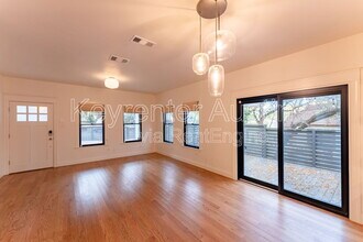 310 Le Grande Ave in Austin, TX - Building Photo - Building Photo