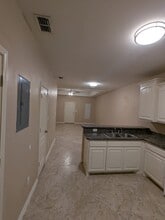2227 US Highway 281, Unit A2 in Brownsville, TX - Foto de edificio - Building Photo