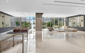 300 Biscayne Blvd Way, Unit 1205 in Miami, FL - Building Photo - Building Photo