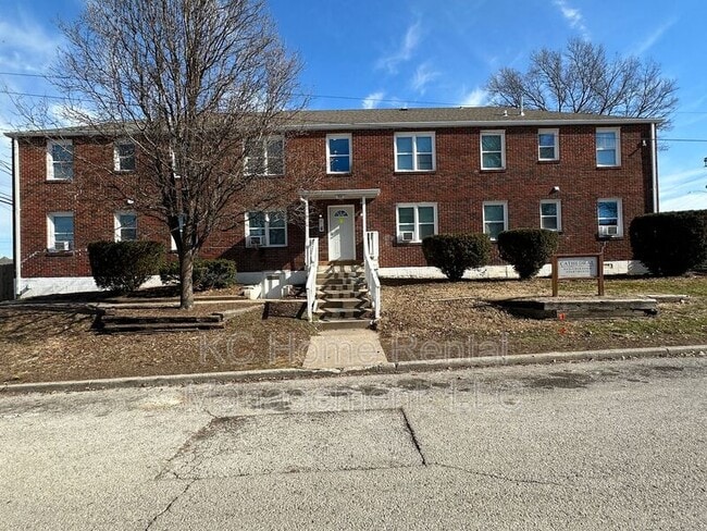 property at 901 N 16 St